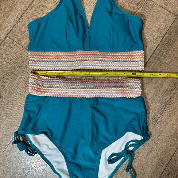 Teal Two-Piece Swimsuit - Picture 3 of 4